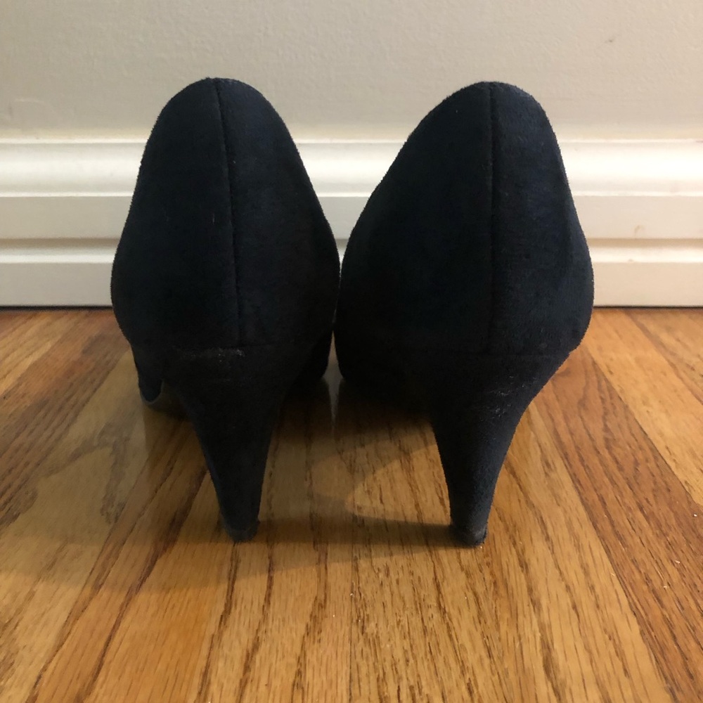 Naturalizer Black Pointed Toe Heels with Knot Detail - Picture 4 of 8